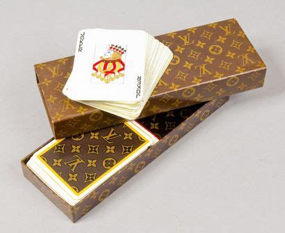 jeu de carte louis vuitton|Les collections de Louis Vuitton : Cartes à jouer et pochette Arsène.